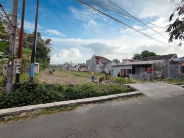 10 Menit Kampus UII Jogja, Tanah Jalan Kaliurang Sleman: SHM