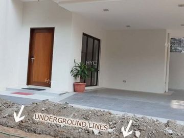 Quezon City Townhouse 4BR 3carpark inside subdiv nr LungCntr