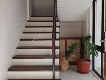 Quezon City Townhouse 4BR 3carpark inside subdiv nr LungCntr
