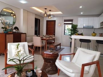 Quezon City Townhouse 4BR 3carpark inside subdiv nr LungCntr