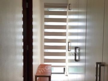 Quezon City Townhouse 4BR 3carpark inside subdiv nr LungCntr