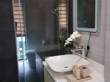 Quezon City Townhouse 4BR 3carpark inside subdiv nr LungCntr