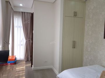 Quezon City Townhouse 4BR 3carpark inside subdiv nr LungCntr