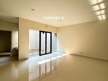 Dijual Rumah 2 Lantai Cocok Untuk Tempat Tinggal Dan Usaha