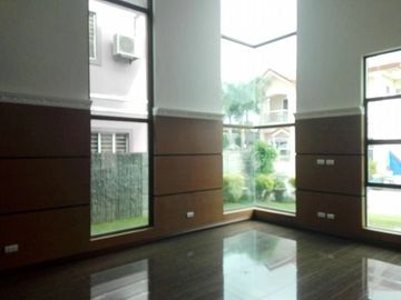 2-Storey House for SALE with 3 Bedroom and Pool in Angeles City Near CLark