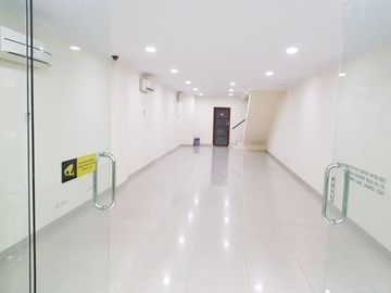 Ruko 4 Lantai Posisi Sudut Baru Renovasi Total Di Arteri Pondok Indah