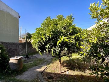 Casa de 3 AMBIENTES ubicada a 50 metros de la Avenida Monteverde