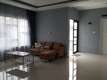 Rumah mewah cantik 2 lantai cirendeu dekat mrt