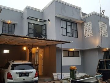 Rumah mewah cantik 2 lantai cirendeu dekat mrt