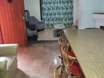 SE VENDE CASA GRANDE EN ZONA INTERMEDIA