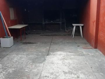 SE VENDE CASA GRANDE EN ZONA INTERMEDIA