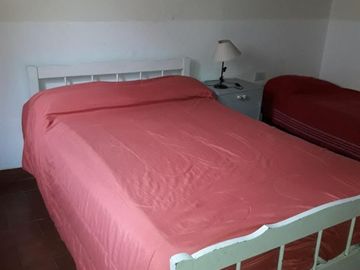 SE VENDE CASA GRANDE EN ZONA INTERMEDIA