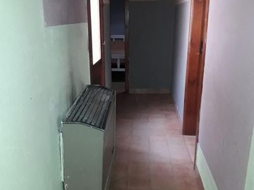 SE VENDE CASA GRANDE EN ZONA INTERMEDIA