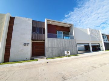 Casa en venta Con ACABADOS DE LUJO  Fracc las palmas
