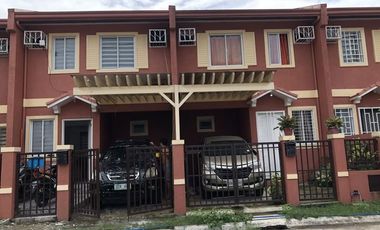 Townhouse for Sale with Amenities near SM North &;Trinoma