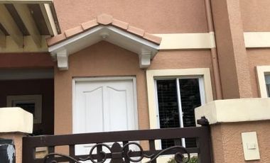 Townhouse for Sale with Amenities near SM North &;Trinoma