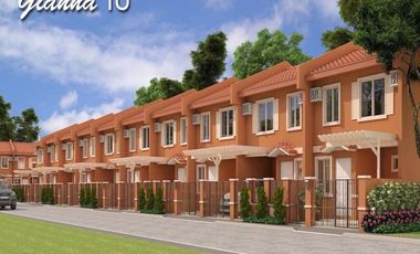 Townhouse for Sale with Amenities near SM North &;Trinoma