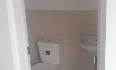 Townhouse for Sale with Amenities near SM North &;Trinoma