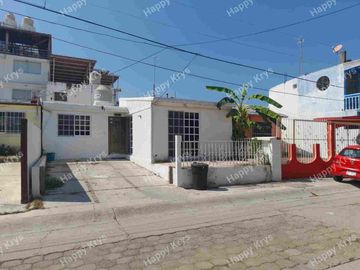 CASA  EN VENTA  EN ACAPULCO  ZONA DIAMANTE  CERCA DE PLAYA