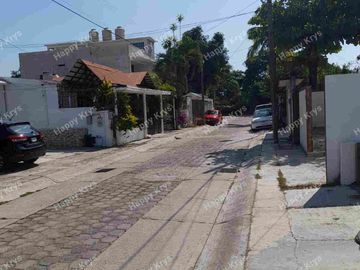 CASA  EN VENTA  EN ACAPULCO  ZONA DIAMANTE  CERCA DE PLAYA