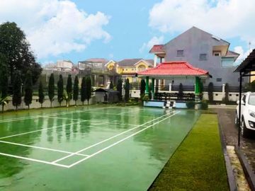 Villa Modern Full Furnished di Cipendawa Cipanas lengkap dengan kolam renang, Bogor