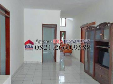 Rumah bagus di komplek Senam indah antapani