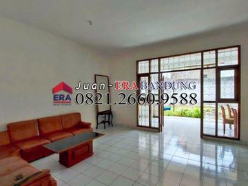 Rumah bagus di komplek Senam indah antapani