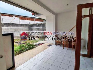 Rumah bagus di komplek Senam indah antapani