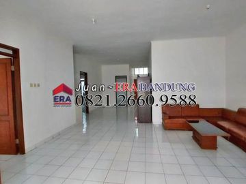 Rumah bagus di komplek Senam indah antapani