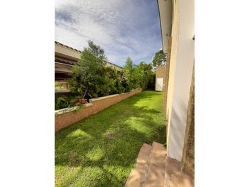 LUJOSA VILLA TUCAN COUNTRY CLUB & GOLF RESORT COCOLI 460 MT2 3REC+CBE