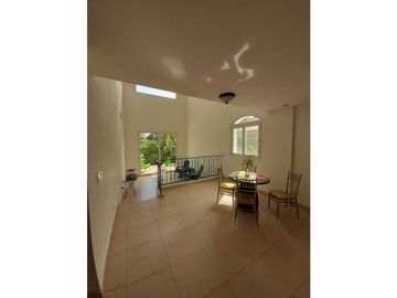 LUJOSA VILLA TUCAN COUNTRY CLUB & GOLF RESORT COCOLI 460 MT2 3REC+CBE