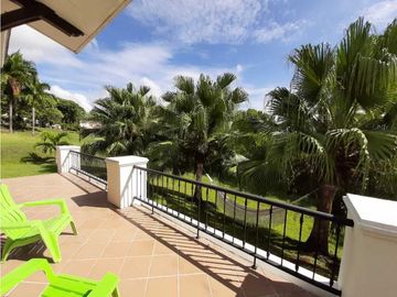 LUJOSA VILLA TUCAN COUNTRY CLUB & GOLF RESORT COCOLI 460 MT2 3REC+CBE