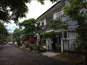 Rumah Cantik 4 Kamar Tidur di Maleo Sektor 9 Bintaro 4389