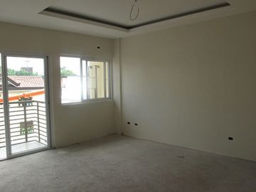 PH757 Townhouse For Sale In Visayas Avenue At 9.6M QC