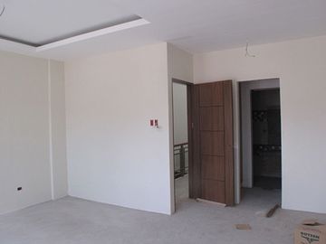 PH757 Townhouse For Sale In Visayas Avenue At 9.6M QC