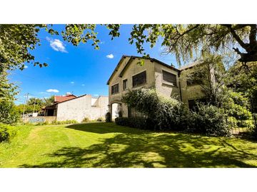 Chalet siete ambientes. Alvear 2700. Mar del Plata. Venta.