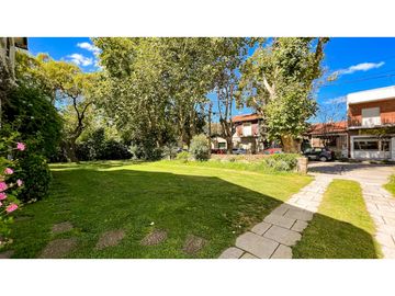 Chalet siete ambientes. Alvear 2700. Mar del Plata. Venta.