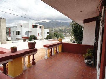 Venta o cambio casa en Otavalo en la ciudadela 31 de Octubre