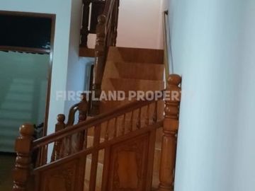 Rumah eksklusif di Graha Estetika Banyumanik