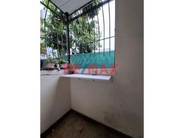 🔴 Se Vende Hermoso Mini Departamento en la Mejor Zona de Jesús María🔴
✨ ¡Vive con comodidad y estilo en una ubicación privilegiada! ✨

📍 Ubicación: