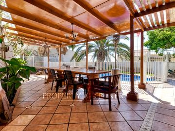 Casa con vista al mar en Jardines del Sur