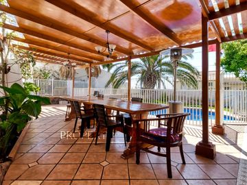 Casa con vista al mar en Jardines del Sur