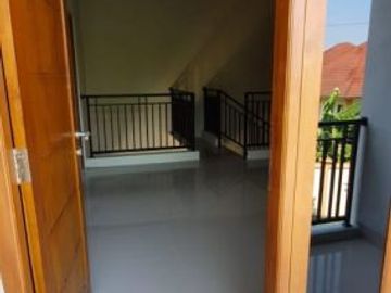 Rumah minimalis 2 lantai di jln Godean KM 4