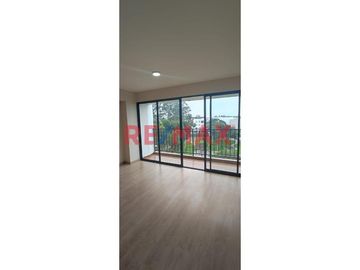 - Se encuentra super bien ubicado en la Castellana Surco.
- Cuenta con amplias  áreas comunes:  Gimnasio, Zona de Parrilla, Bar Terraza, Sala de Jueg