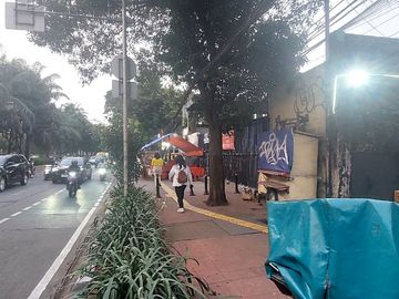 DIJUAL BANGUNAN HITUNG TANAH Lokasi Strategis di Jalan Raya Margasatwa - Jakarta Selatan