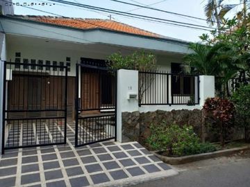 Rumah Jemursari cocok buat kantor Semi Furnished Hdp Barat Laut