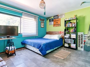 Venta de Magnífica Casa en Gran Terreno, Las Pircas, Peñalolén