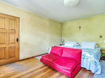 Venta de Magnífica Casa en Gran Terreno, Las Pircas, Peñalolén