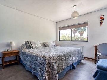 Venta de Magnífica Casa en Gran Terreno, Las Pircas, Peñalolén
