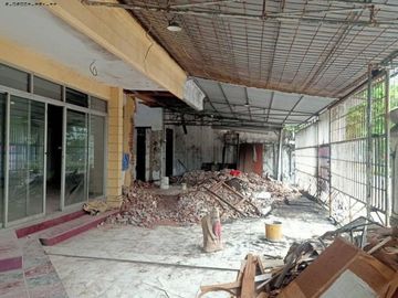 Tempat Usaha Rungkut Asri, Strategis butuh renov